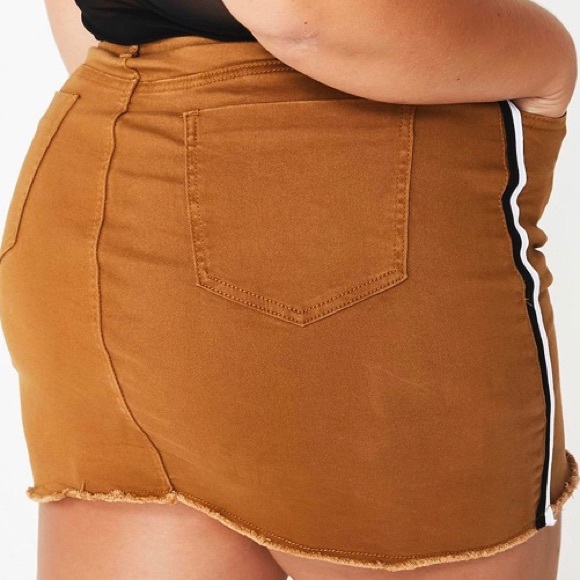 Dolls Kill Mini Skirt - Picture 2 of 4